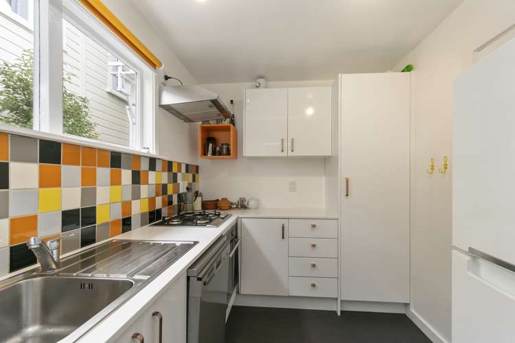 24 Hargreaves Street Mount Cook_8