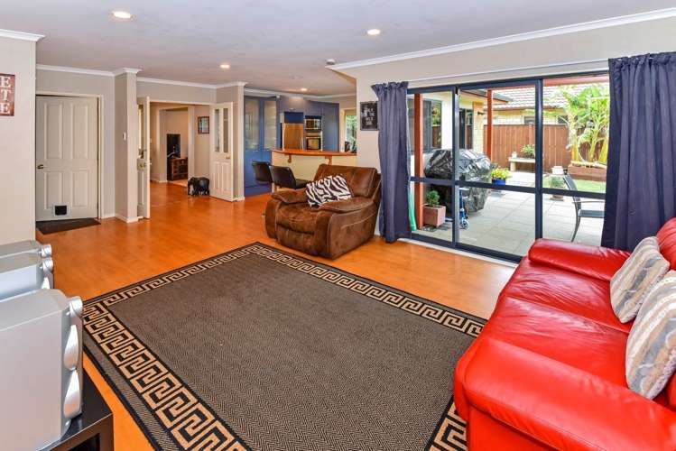 9 Croftview Road Wattle Downs_11