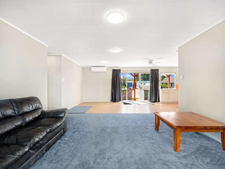 10 Taonui Street Waitarere Beach_13