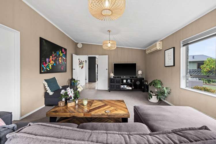 19 Atherfold Crescent Greenmeadows_11