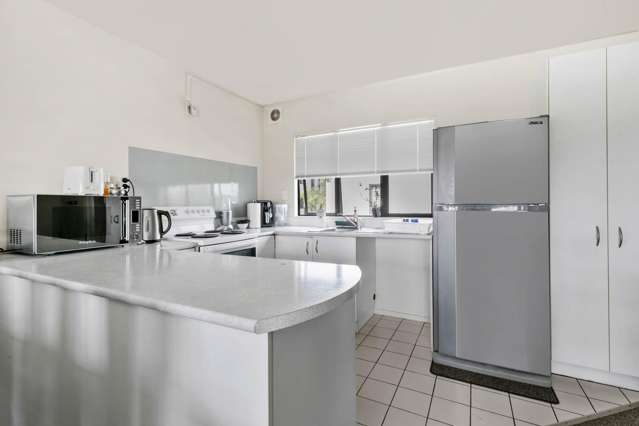 7/12 Ambrico Place New Lynn_1