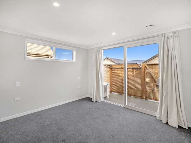 110E/30 Bob Robertson Drive Woodend_8