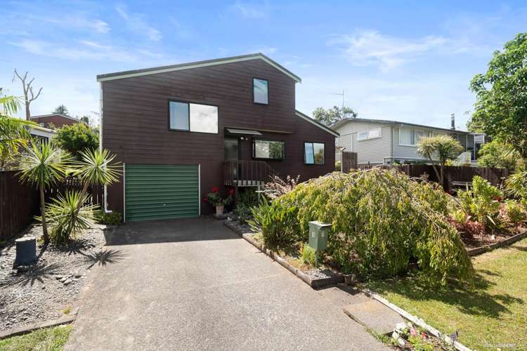 1 Greenvalley Rise Glenfield_15