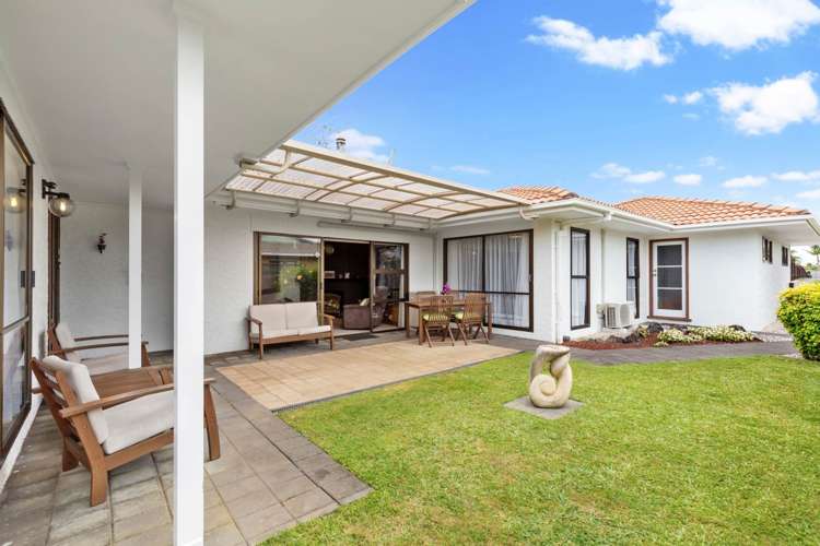 74 Saint Annes Crescent Wattle Downs_17