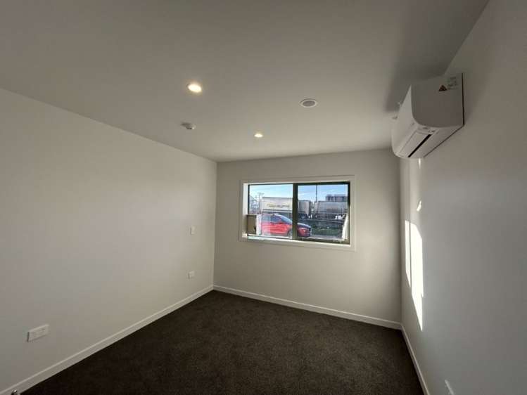 2/15 De Havilland Way 11229_9