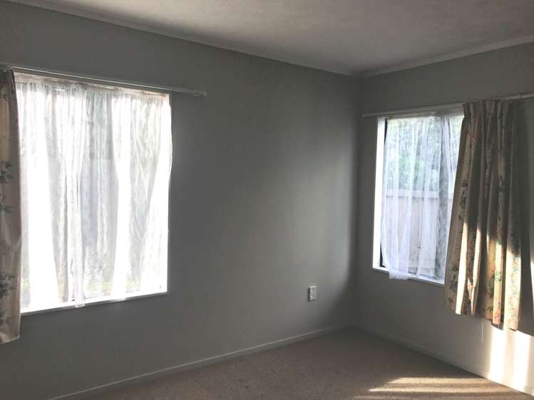 5 Sandgate Avenue Botany Downs_5