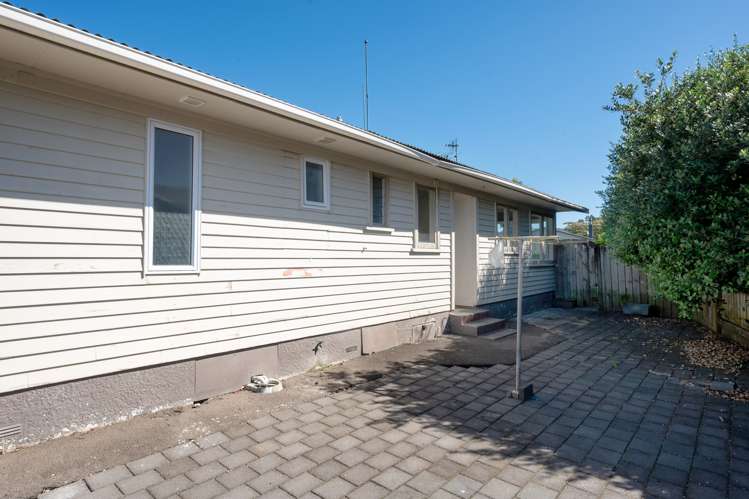 2 Adam Place Mangakakahi_15