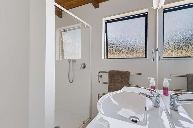 10 Blucher Reef Pauanui_7