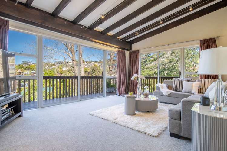 29 Colmar Road Mellons Bay_8