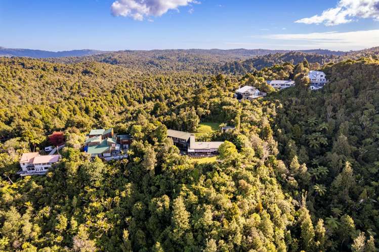 505 Scenic Drive Waiatarua_6