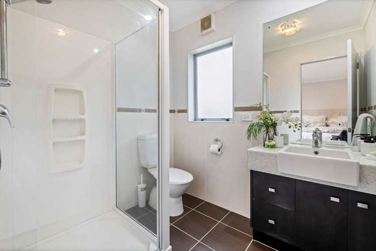 7 Allerton Place Wattle Downs_11