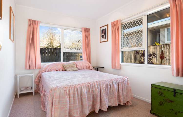 2/8 Rickards Place New Lynn_13