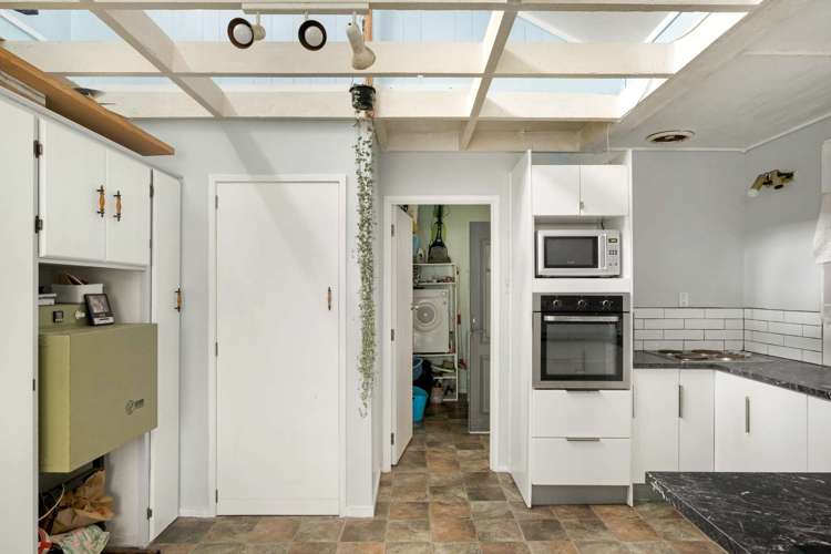 212 Tyndall Road Outer Kaiti_5