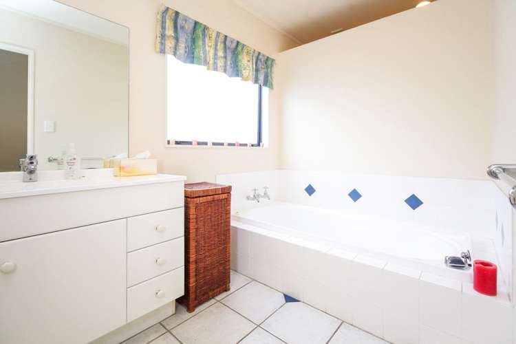 13b Crystal Avenue Glendene_9