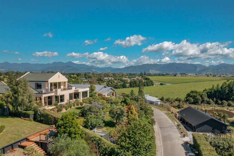 10 Ridgetop Rise Fairhall_5