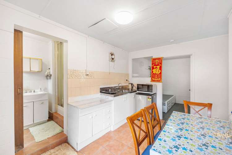 1/12 Fowlds Avenue Sandringham_11