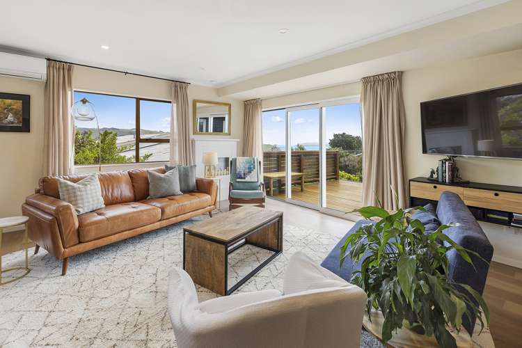 13 De Castro Place Titahi Bay_11