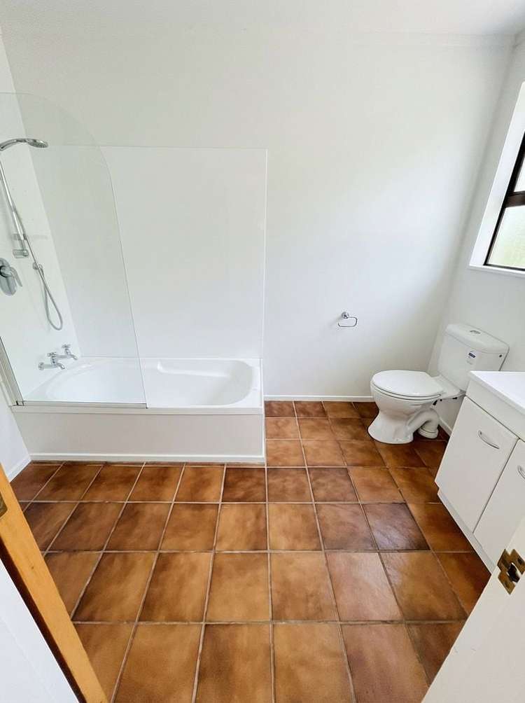 3 Hastings Grove Wainuiomata_15