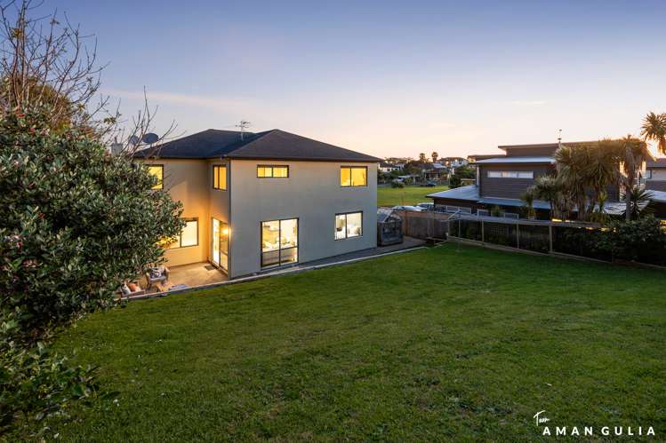 8 Waikura Drive Te Atatu Peninsula_21