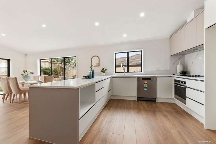 44 Newinn Crescent East Tamaki Heights_12