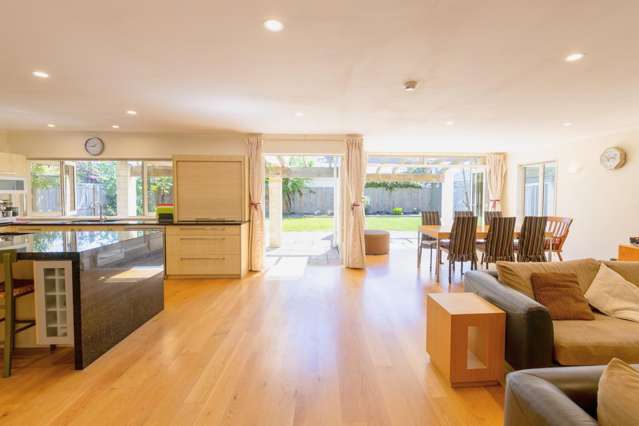 40 Saint Andrews Square Strowan_2