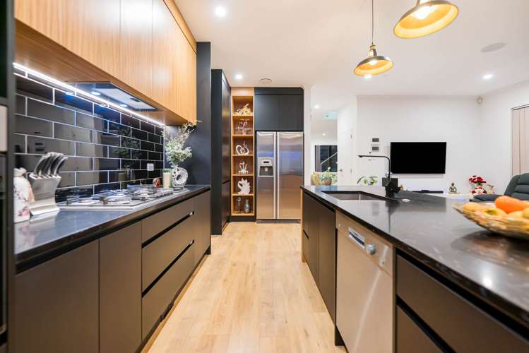 14 Matahae Drive Flat Bush_8