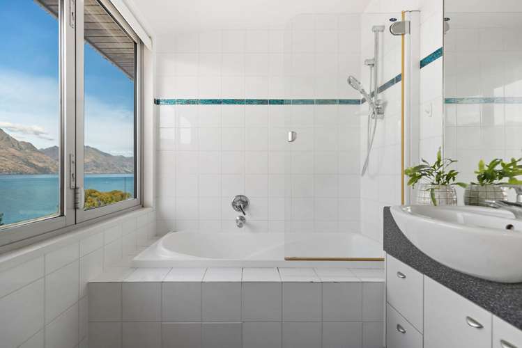 7/23 Adelaide Street Queenstown_5