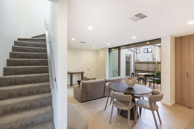 3/23 Webb Street Merivale_9