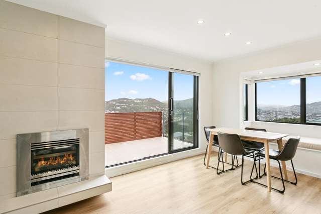 Modern Townhouse with Sun & Views