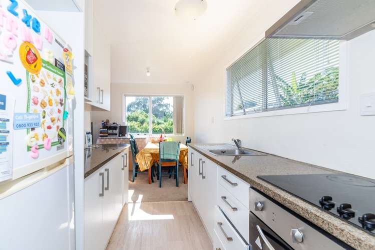 1/15 Frobisher Way Clendon Park_3