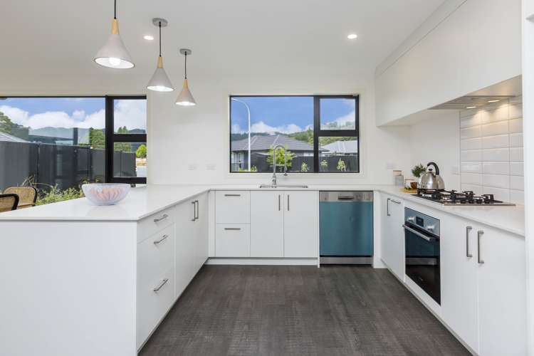 8 Passchendaele Grove Trentham_6