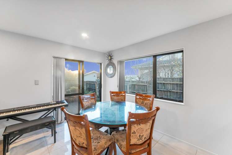 69a Solar Road Glen Eden_6