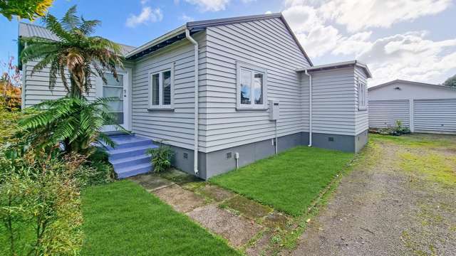 15 Holland Street Glenholme_2