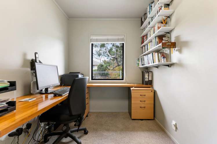 8 Kallaroo Place Botany Downs_27