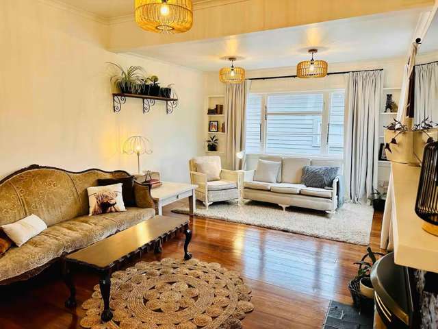 EXCEPTIONAL LOCATION, IMPECCABLE PRESENTATION