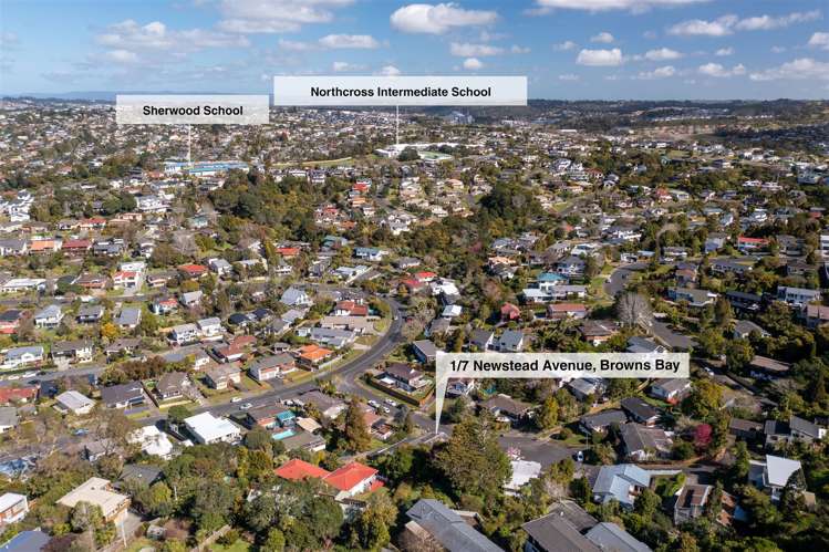 1/7 Newstead Avenue Browns Bay_17