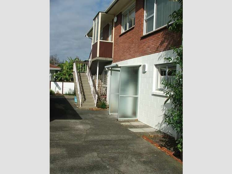 2/75 Moana Avenue One Tree Hill_15
