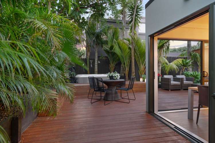 42 Merani Street Narrow Neck_3