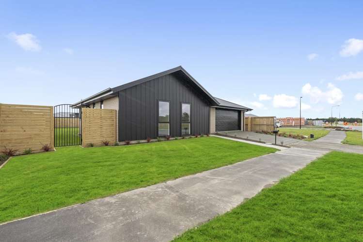 14 Falcons View Drive Rolleston_17