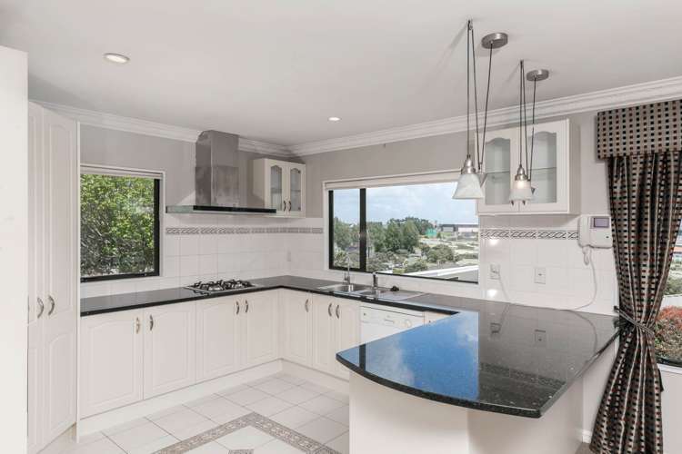 10 Graham Collins Drive Windsor Park_16