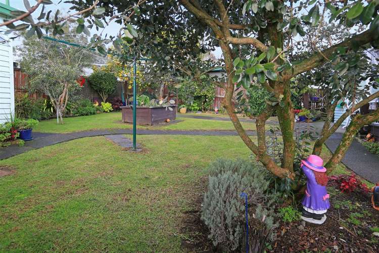 137 Flanshaw Road Te Atatu South_6