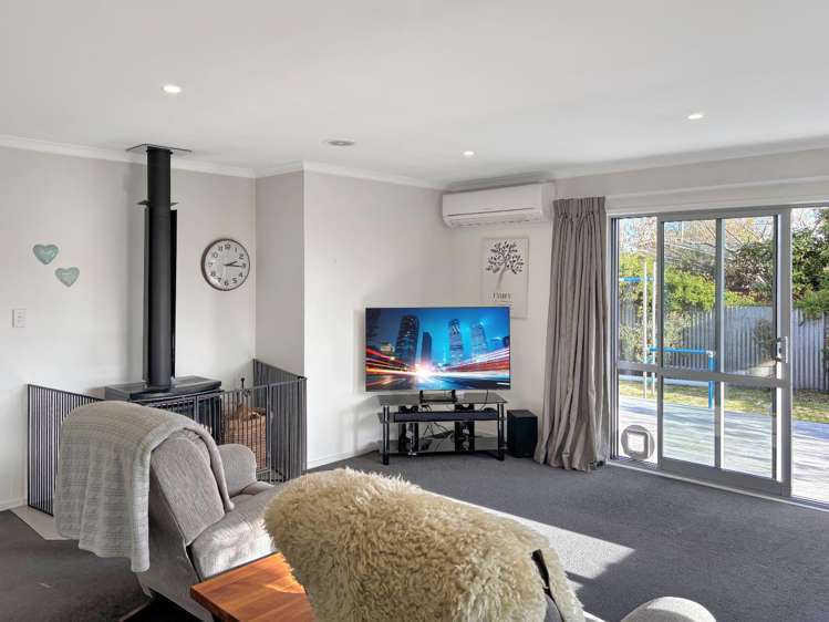8 Christie Crescent 10484_9