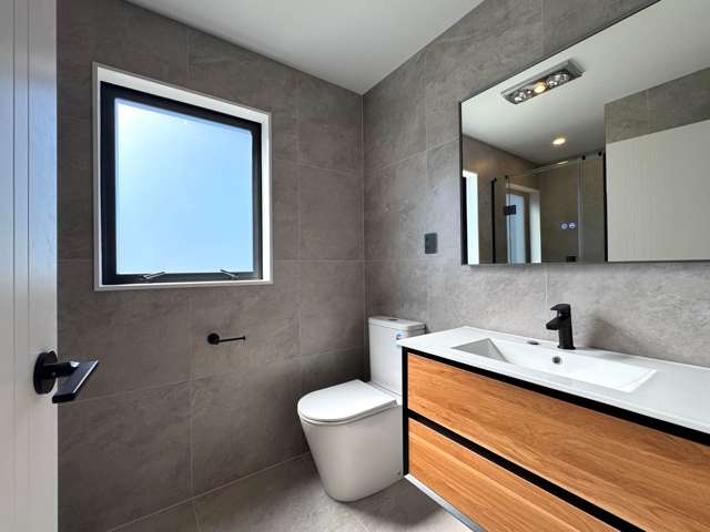 4/75 Te Taruna Drive Milldale_2