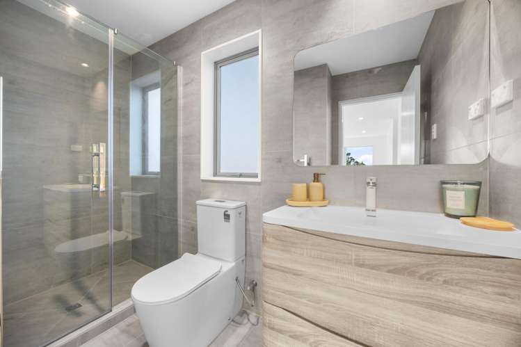 2/8 Rathgar Road Henderson_7