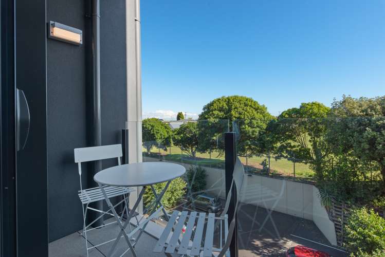 222/8 Thompson Park Road Mount Wellington_11