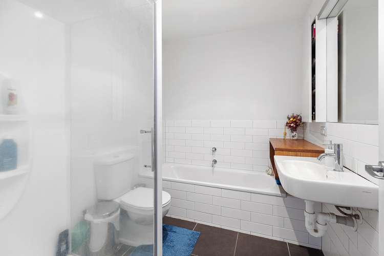 2/120 Rintoul Street Newtown_11