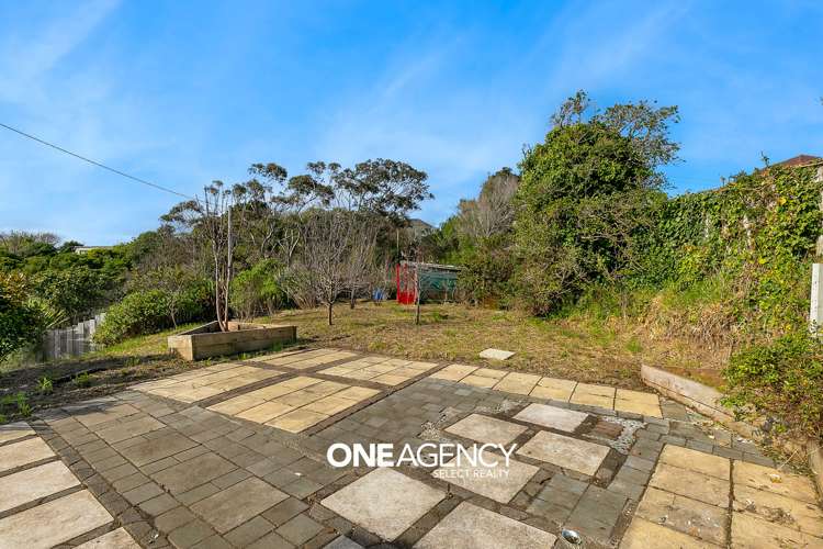 32 Champion Street Porirua East_21