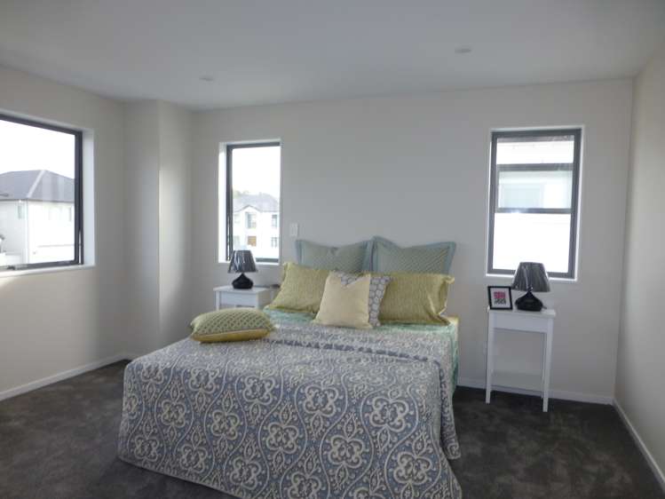 18 Horsefield Drive Flat Bush_11