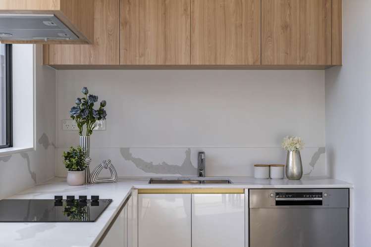 2/122 Leybourne Circle Glen Innes_18