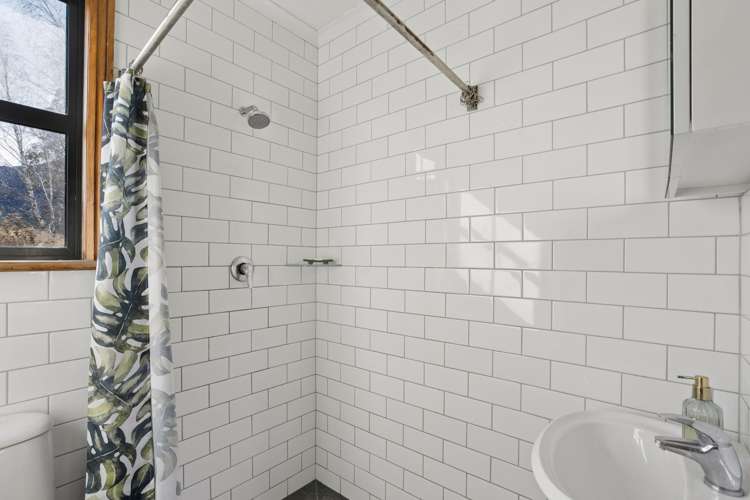 66 Te Awa Road Albert Town_27
